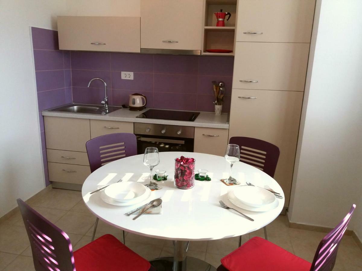 Apartments Mestrovic โลปาร์ ภายนอก รูปภาพ