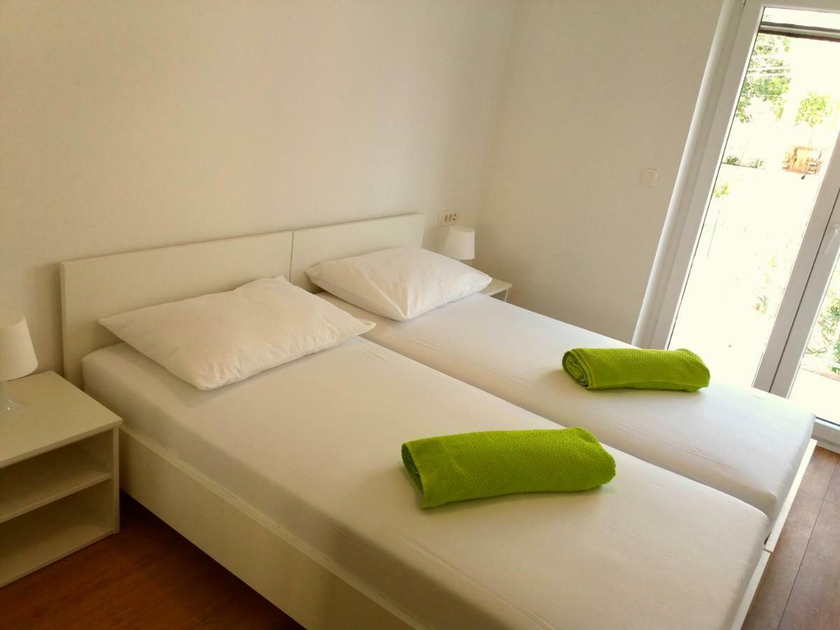 Apartments Mestrovic โลปาร์ ภายนอก รูปภาพ