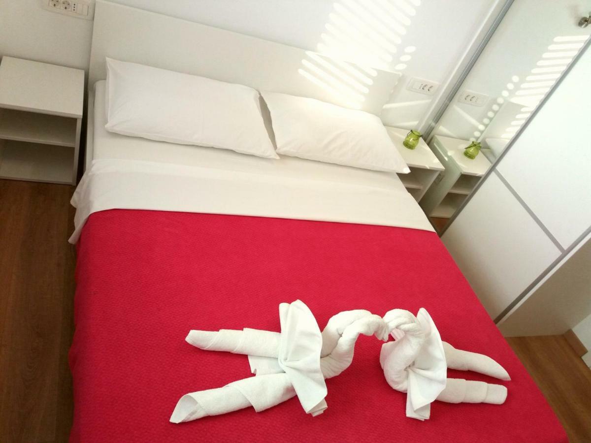 Apartments Mestrovic โลปาร์ ภายนอก รูปภาพ