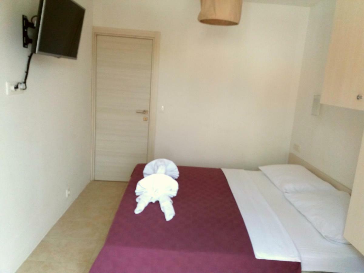 Apartments Mestrovic โลปาร์ ภายนอก รูปภาพ